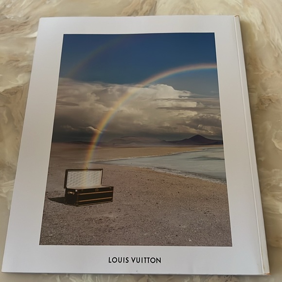 Louis Vuitton Book - Picture 3 of 6
